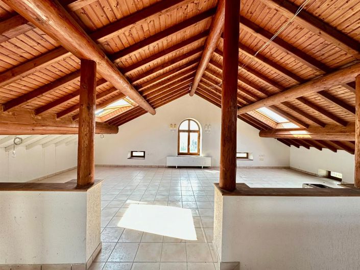 Image No.22-4 Bed House for sale