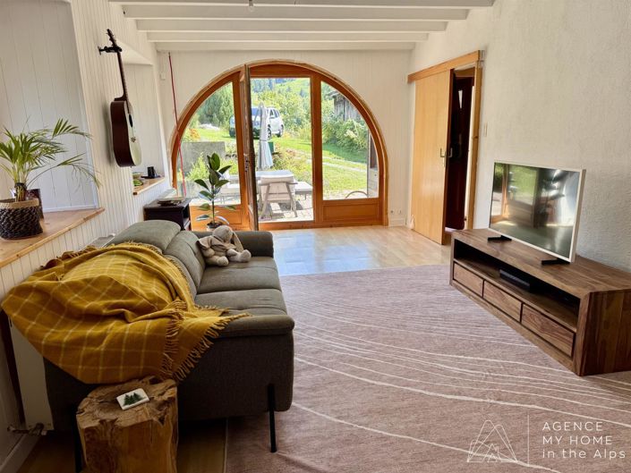 Image No.1-7 Bed House for sale
