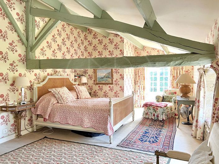 Image No.9-5 Bed House for sale