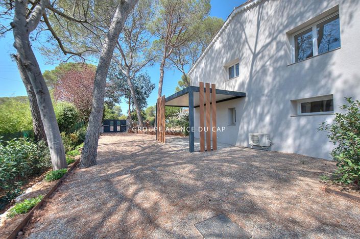 Image No.18-5 Bed House for sale