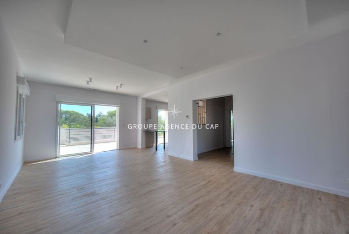 Image No.8-Maison de 5 chambres à vendre à Saint-Raphael