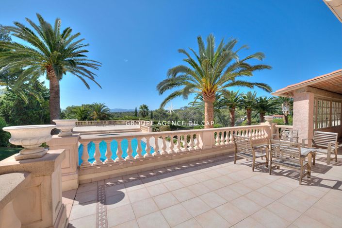 Image No.3-5 Bed House for sale