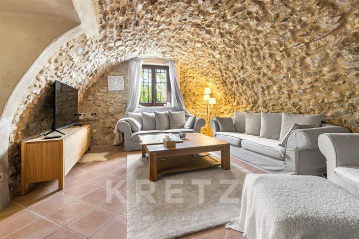 Image No.4-10 Bed House for sale