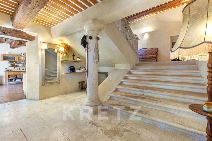 Image No.6-10 Bed House for sale