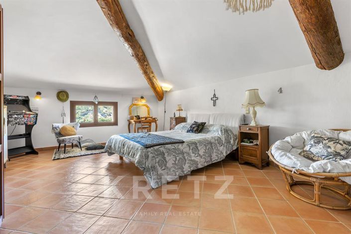 Image No.9-10 Bed House for sale