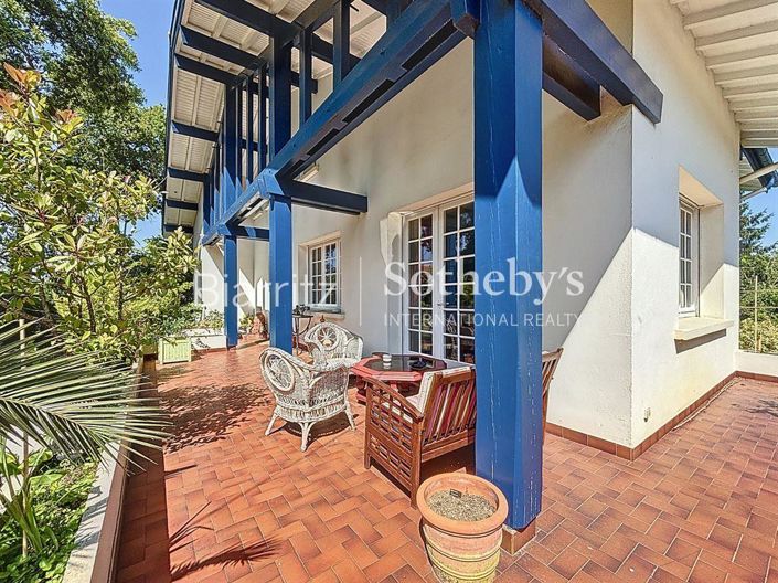 Image No.1-6 Bed House for sale