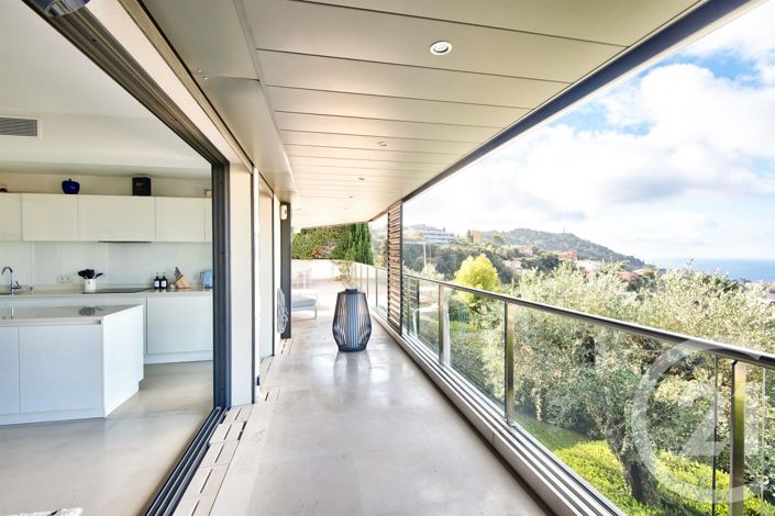 Image No.8-3 Bed Apartment for sale