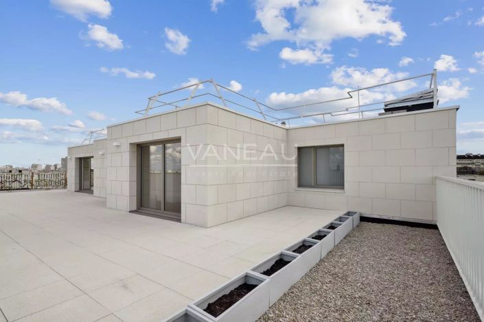 Image No.10-3 Bed Apartment for sale