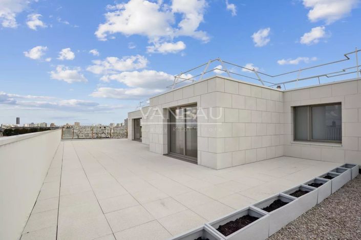 Image No.3-3 Bed Apartment for sale