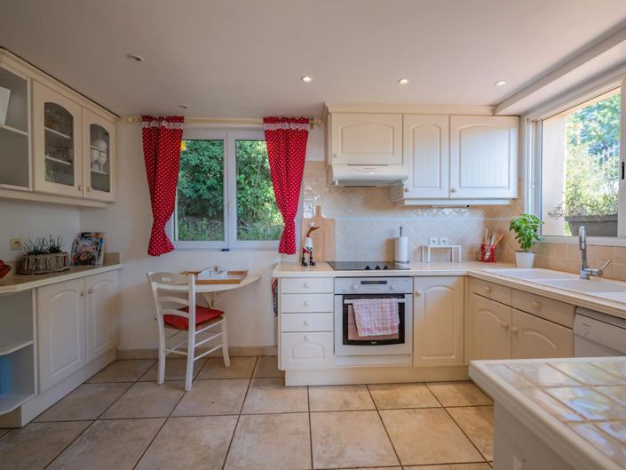 Image No.6-4 Bed House for sale