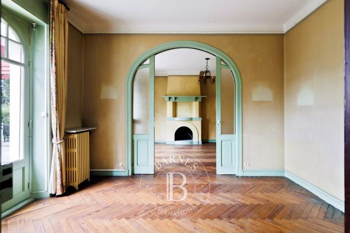 Image No.10-7 Bed House for sale