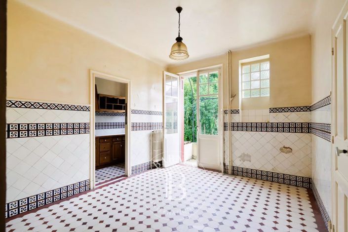 Image No.12-7 Bed House for sale