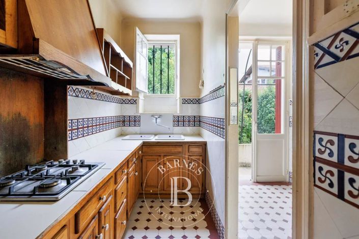 Image No.13-7 Bed House for sale