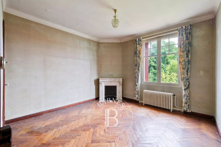 Image No.17-7 Bed House for sale