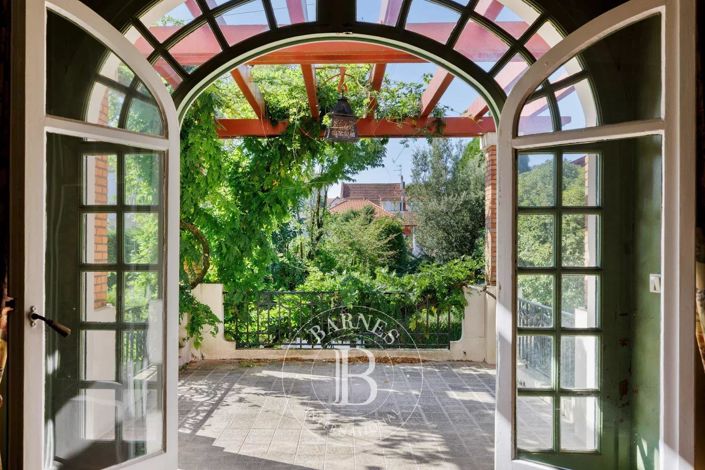 Image No.4-7 Bed House for sale