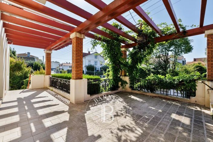 Image No.5-7 Bed House for sale