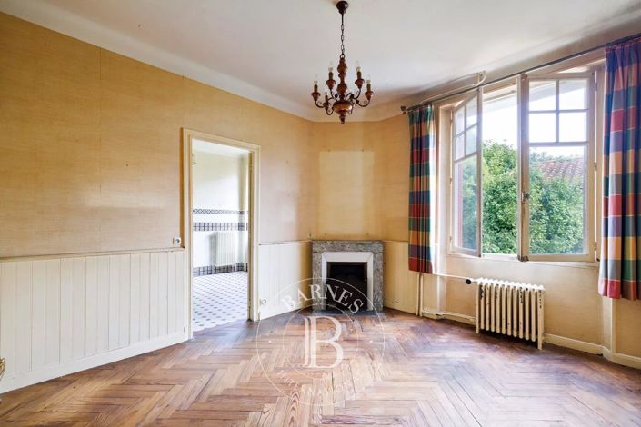 Image No.6-7 Bed House for sale