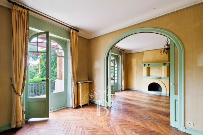 Image No.9-7 Bed House for sale