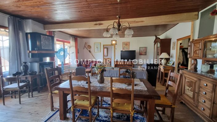 Image No.19-5 Bed House for sale