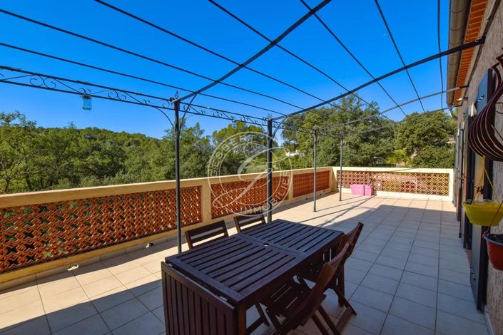 Image No.12-6 Bed House for sale