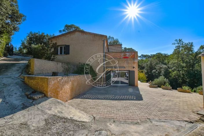 Image No.24-6 Bed House for sale