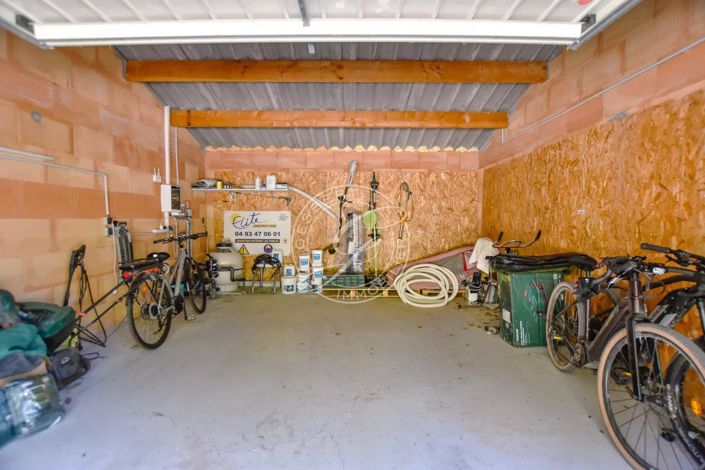 Image No.29-6 Bed House for sale