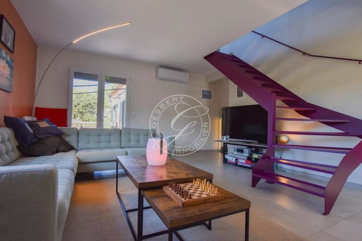 Image No.9-6 Bed House for sale