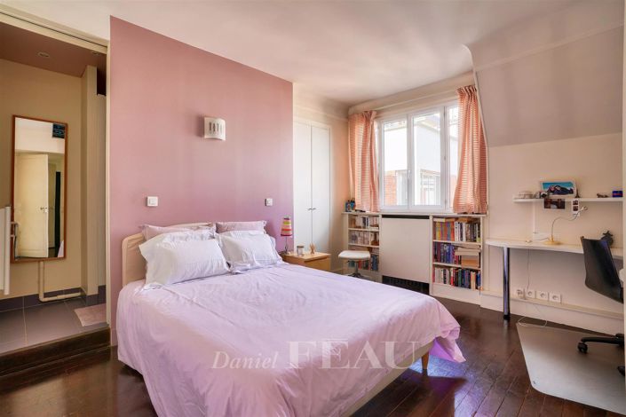 Image No.12-4 Bed Apartment for sale