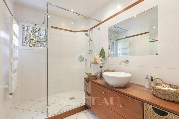 Image No.15-4 Bed House for sale