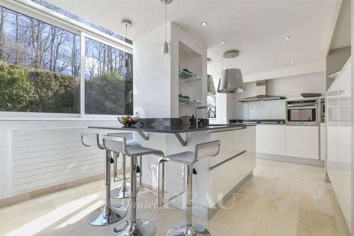 Image No.7-4 Bed House for sale