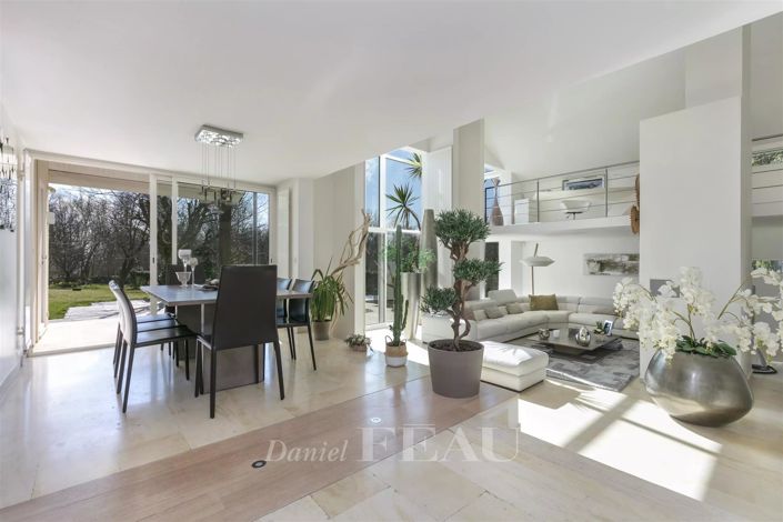 Image No.8-4 Bed House for sale