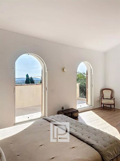 Image No.15-7 Bed House for sale