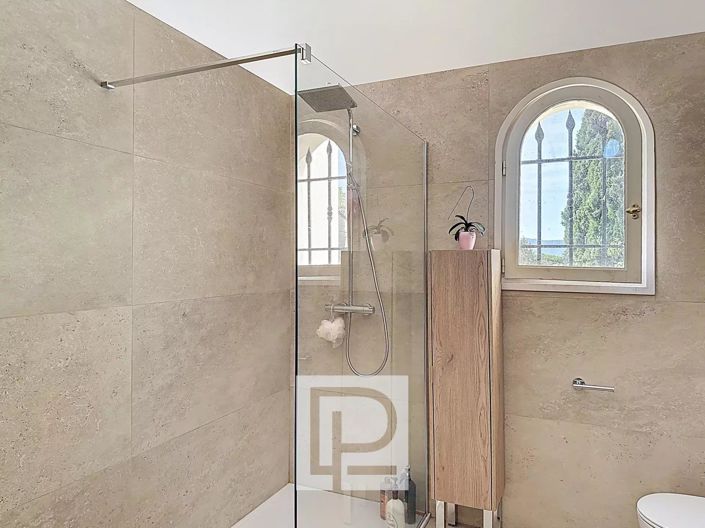 Image No.17-7 Bed House for sale