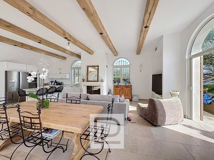 Image No.9-7 Bed House for sale