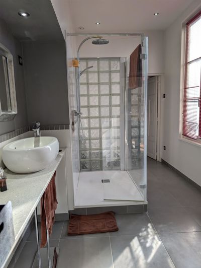 Image No.19-7 Bed House for sale