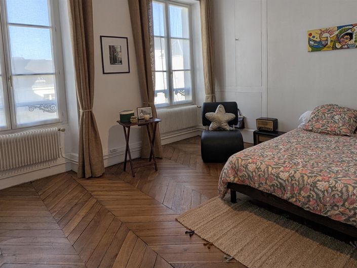 Image No.24-7 Bed House for sale