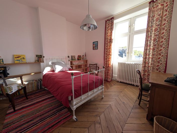 Image No.25-7 Bed House for sale