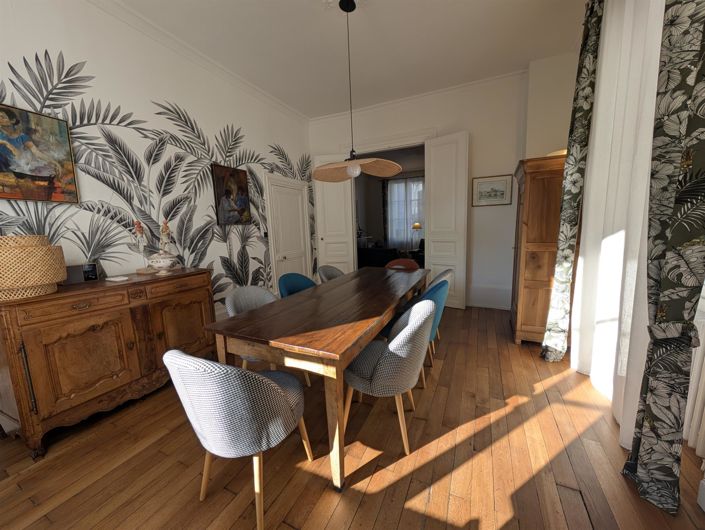 Image No.8-7 Bed House for sale