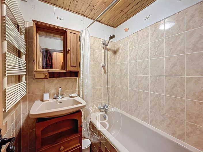 Image No.19-6 Bed House for sale