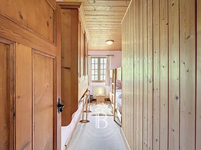 Image No.20-6 Bed House for sale