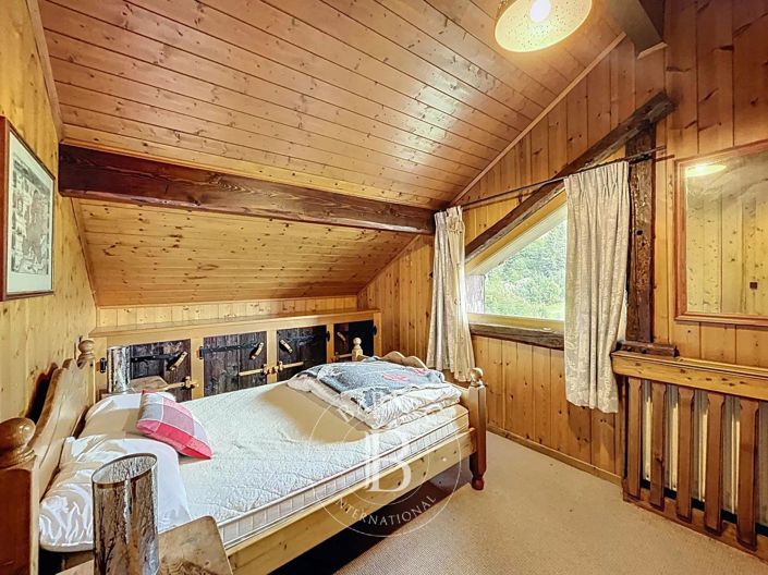 Image No.27-6 Bed House for sale