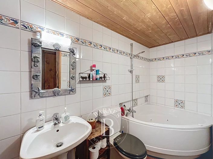 Image No.35-6 Bed House for sale