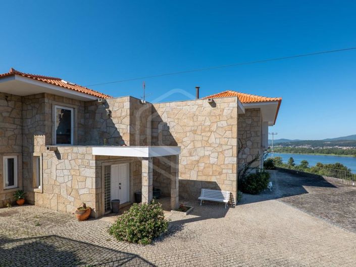 Image No.20-7 Bed House for sale