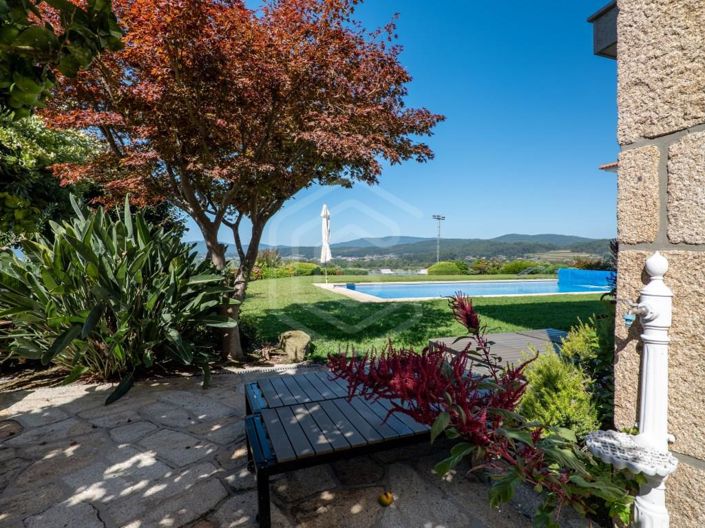 Image No.24-7 Bed House for sale