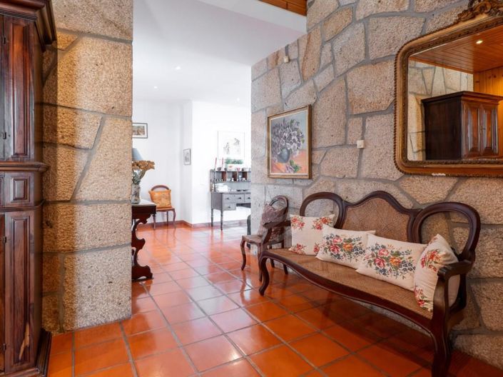 Image No.37-7 Bed House for sale