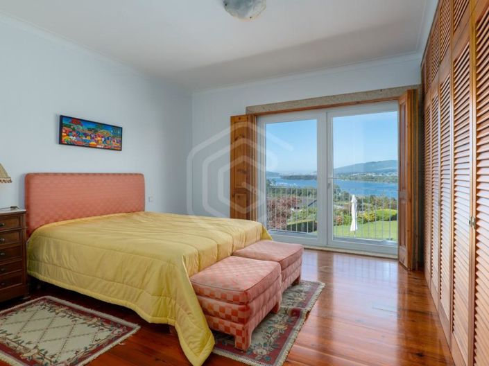 Image No.55-7 Bed House for sale