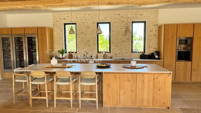 Image No.7-5 Bed House for sale