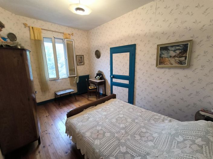 Image No.10-5 Bed House for sale