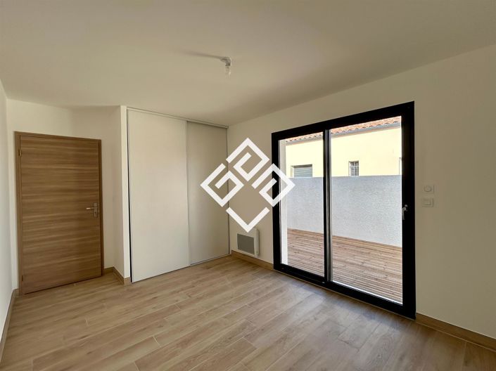 Image No.15-3 Bed House for sale