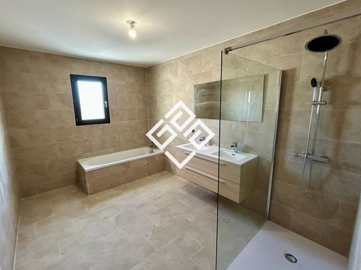 Image No.16-3 Bed House for sale